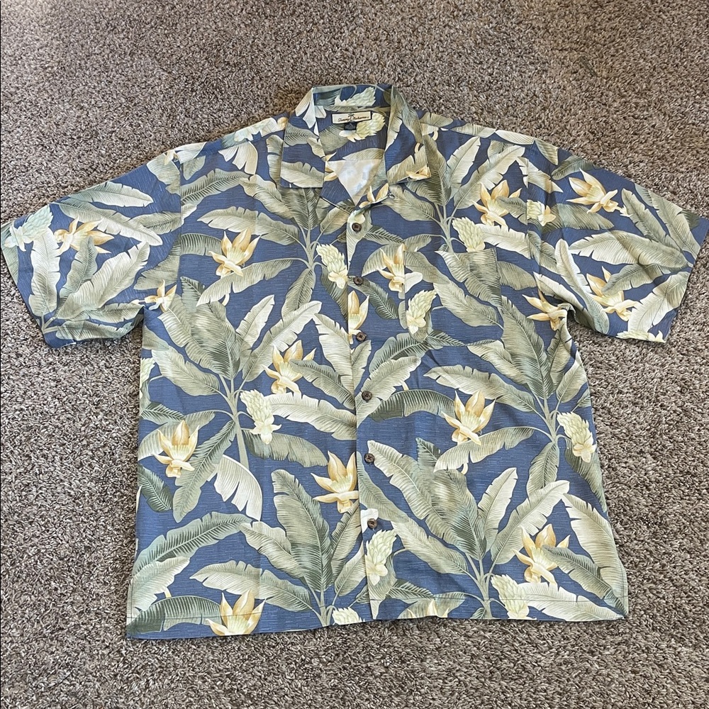 Tommy Bahama 100% silk Hawaiian print button down | Size XL